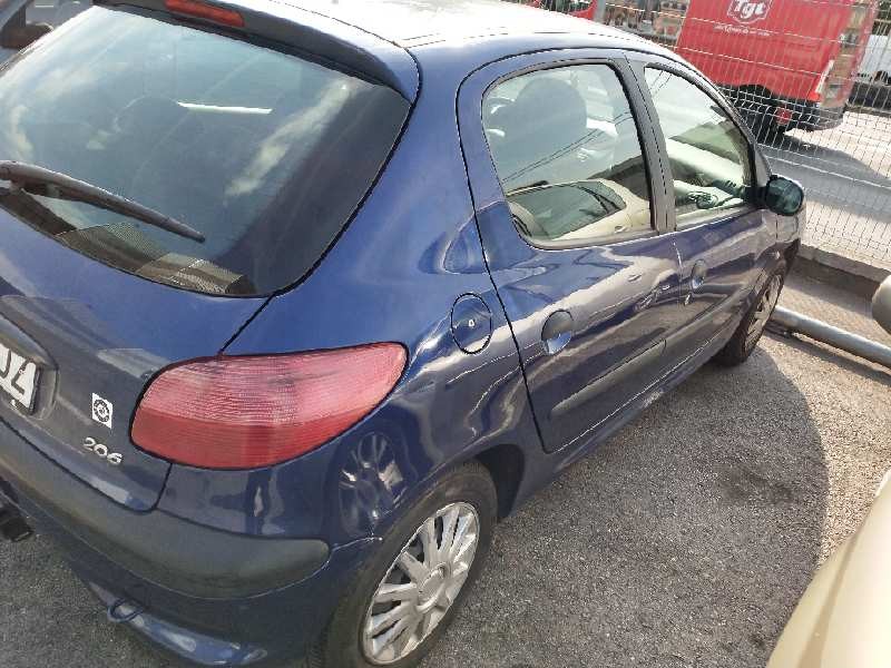 peugeot 206 berlina del año 2001