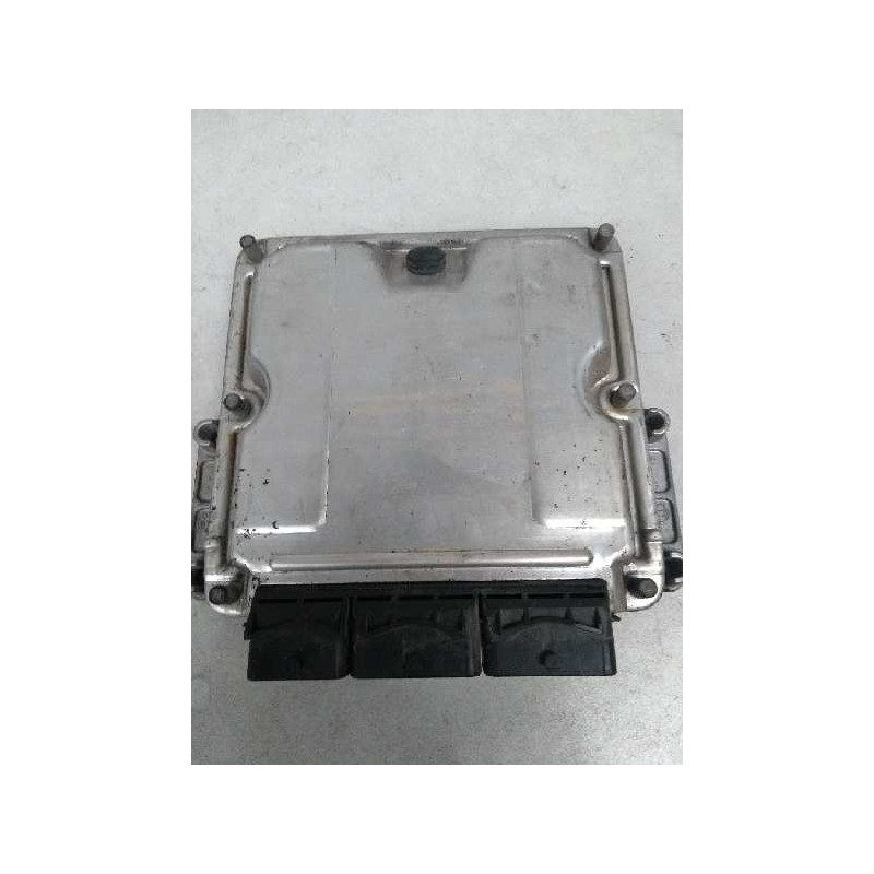 Recambio de centralita motor uce para opel vivaro 1.9 cdti cat (f9q-762) referencia OEM IAM 0281010633 HOM8200051609 8200119842