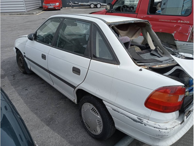 opel astra f berlina del año 1994