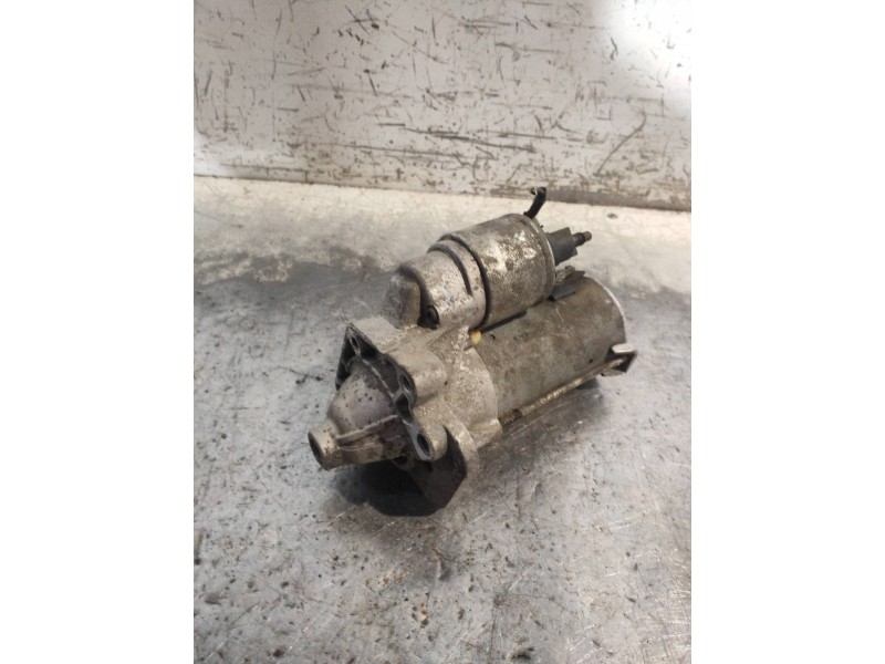 Recambio de motor arranque para dacia dokker ambiance referencia OEM IAM 233003329R  