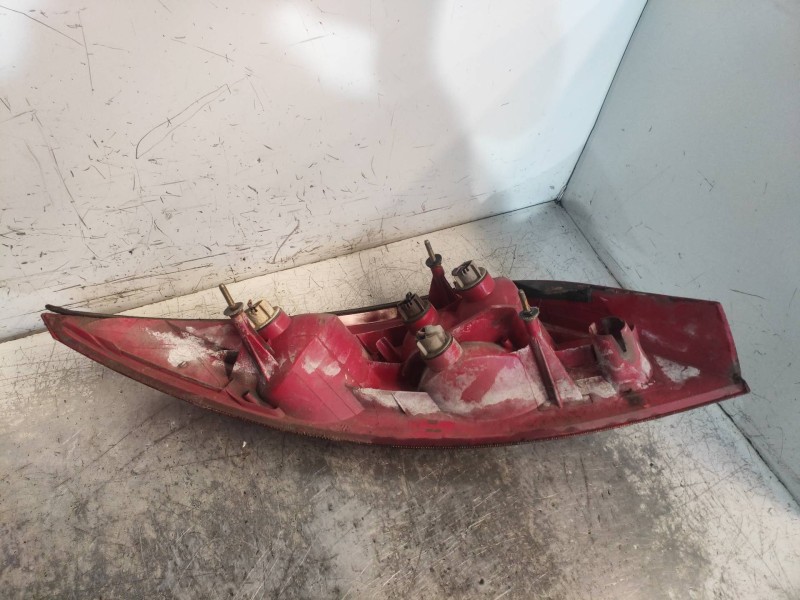 Recambio de piloto trasero derecho para ford cougar (mc) v6 referencia OEM IAM 938876  