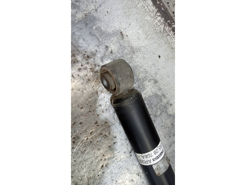 Recambio de amortiguador trasero izquierdo para mazda cx-30 selection 2wd referencia OEM IAM DFR528700A  