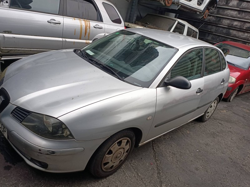 seat ibiza (6l1) del año 2002