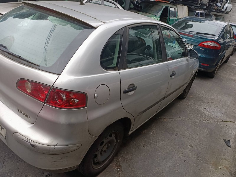 seat ibiza (6l1) del año 2002