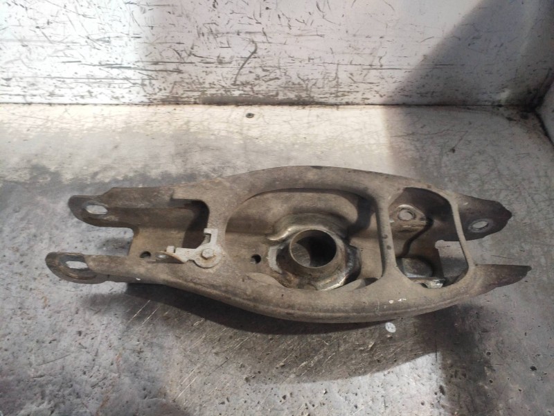 Recambio de brazo suspension inferior trasero izquierdo para bmw serie 3 coupe (e92) 335i referencia OEM IAM   33322406292