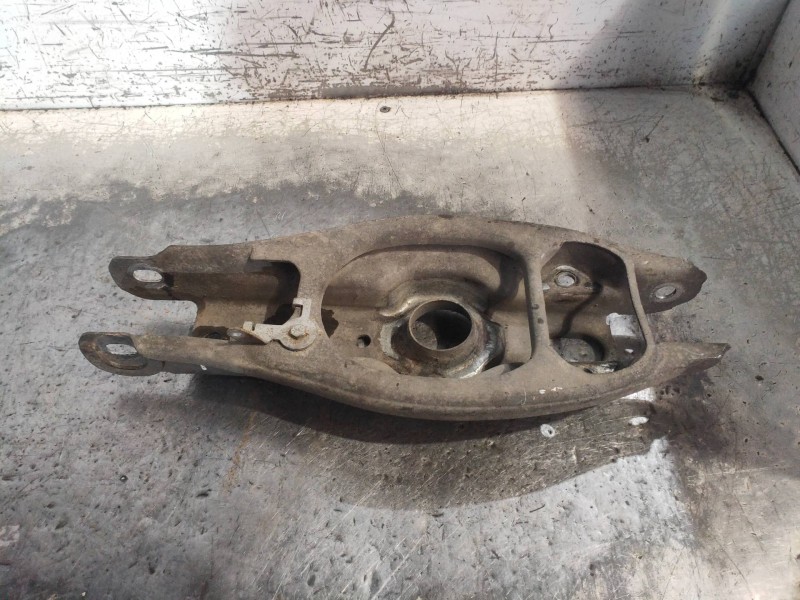 Recambio de brazo suspension inferior trasero derecho para bmw serie 3 coupe (e92) 335i referencia OEM IAM   33322406292