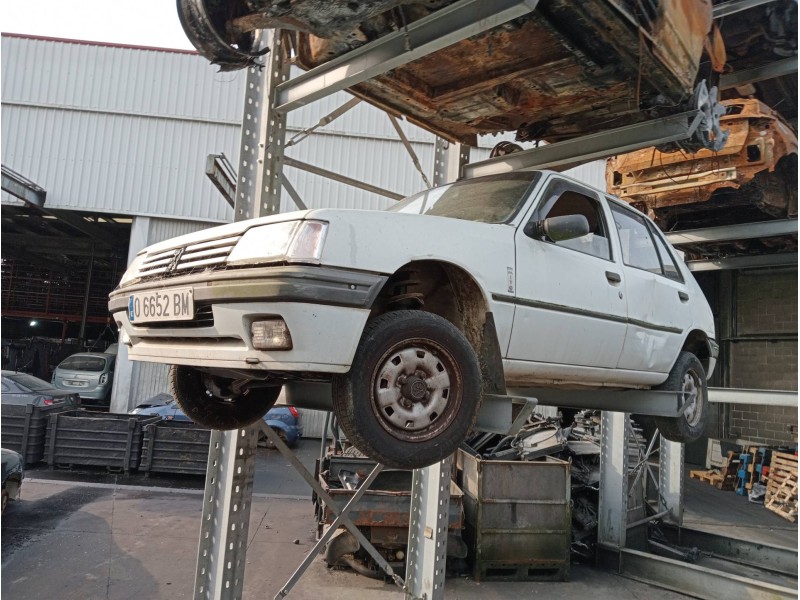 peugeot 205 berlina del año 1994