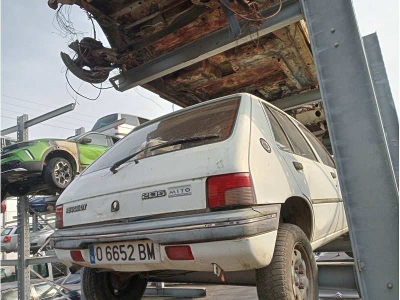 peugeot 205 berlina del año 1994