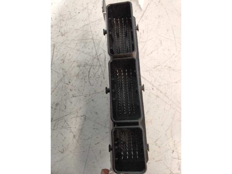 Recambio de centralita motor uce para dacia sandero stepway comfort referencia OEM IAM A3C0028150001 23709975R 237109776R