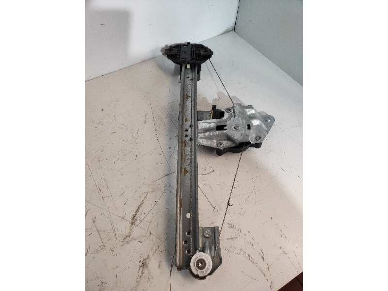 Recambio de elevalunas delantero derecho para dacia sandero stepway comfort referencia OEM IAM 807209299R  