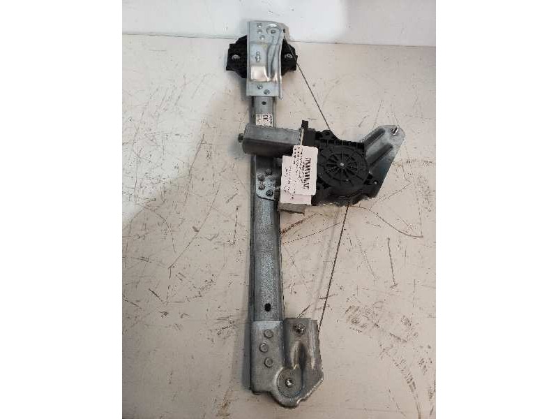 Recambio de elevalunas delantero izquierdo para dacia sandero stepway comfort referencia OEM IAM 8075211440R  