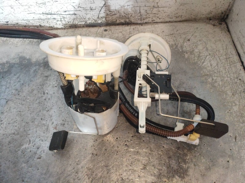 Recambio de bomba combustible para bmw serie 3 coupe (e92) 335i referencia OEM IAM 002786765715 A2C53025279 