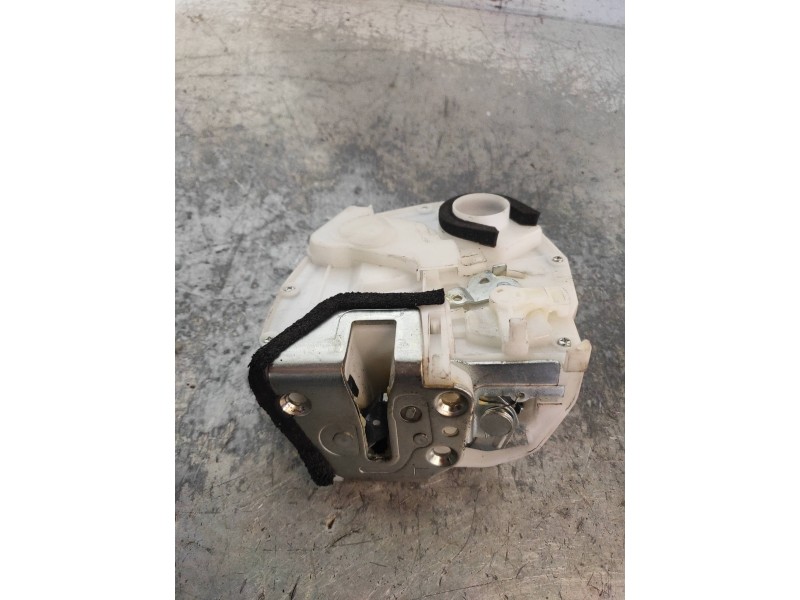 Recambio de motor cierre centralizado trasero izquierdo para suzuki swift berlina (mz) gl (5-ptas.) referencia OEM IAM 8230262J2