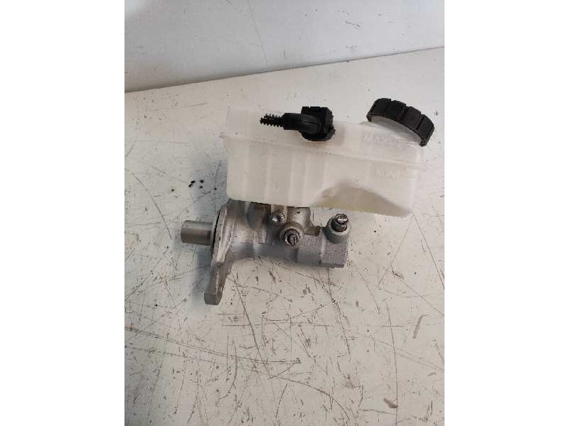 Recambio de bomba freno para dacia sandero stepway comfort referencia OEM IAM 8304  