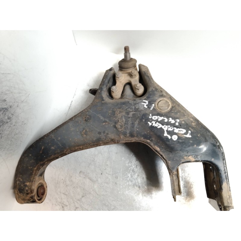 Recambio de brazo suspension inferior delantero izquierdo para hyundai terracan (hp) 2.9 crdi gls referencia OEM IAM   