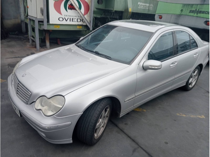 mercedes clase c (w203) berlina del año 2001