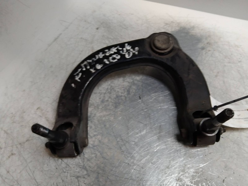 Recambio de brazo suspension superior delantero derecho para hyundai xg 3.5 v6 gls referencia OEM IAM   