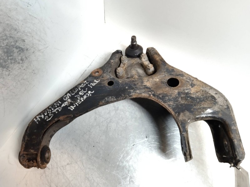 Recambio de brazo suspension inferior delantero izquierdo para mitsubishi galloper (hyundai) 2.5 turbodiesel referencia OEM IAM 