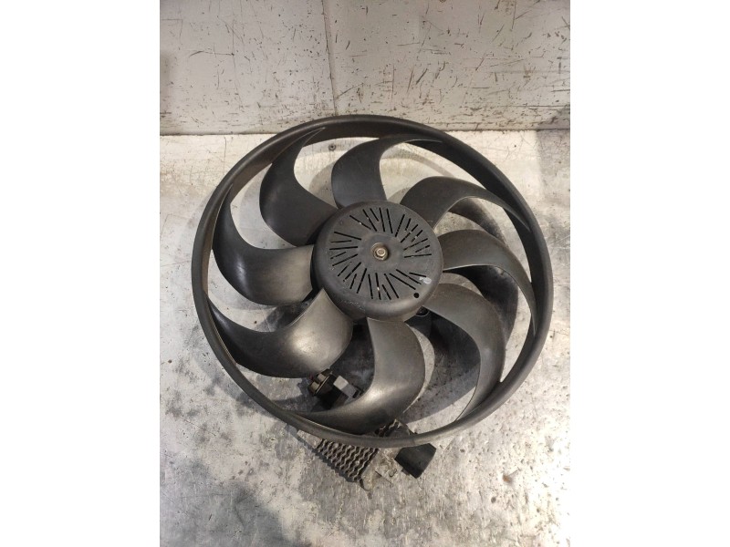 Recambio de electroventilador para ford focus lim. (cb8) titanium referencia OEM IAM 940002906 500013173211 