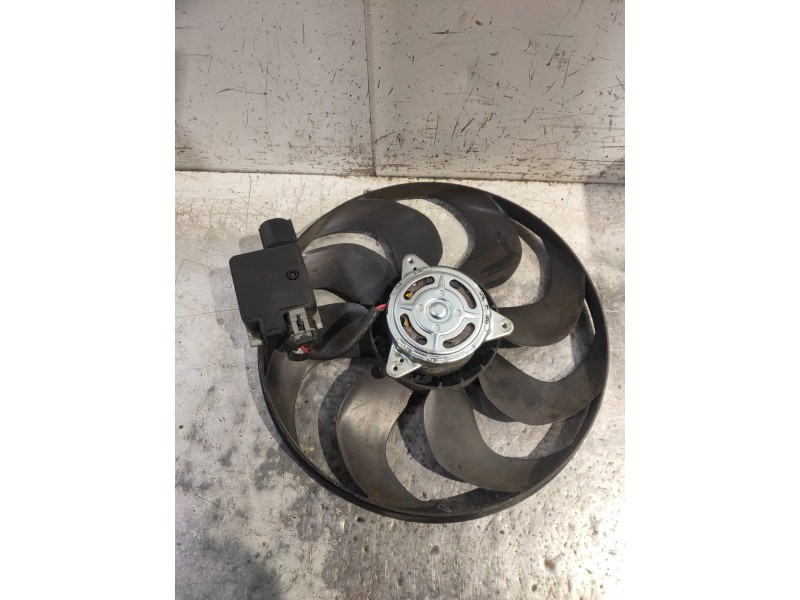 Recambio de electroventilador para ford focus lim. (cb8) titanium referencia OEM IAM 940002906 500013173211 