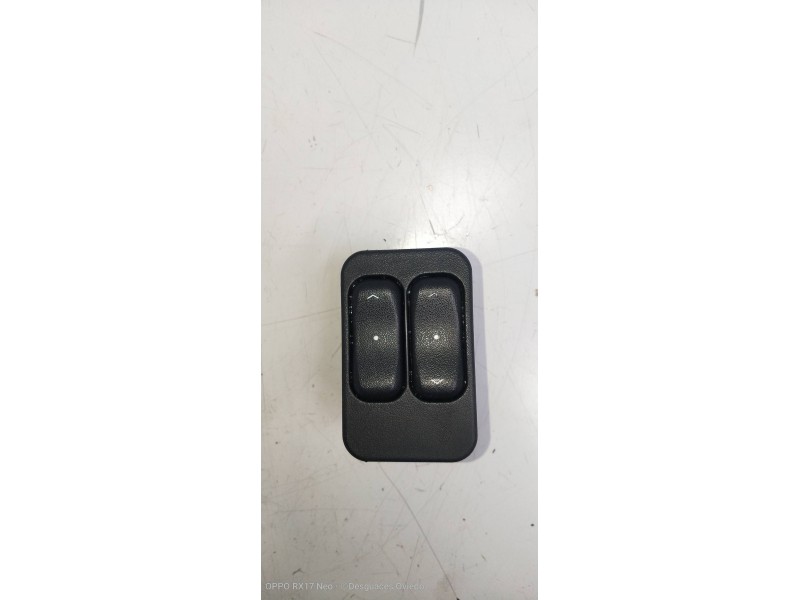 Recambio de mando elevalunas delantero izquierdo para opel corsa c blue line referencia OEM IAM 13363202  