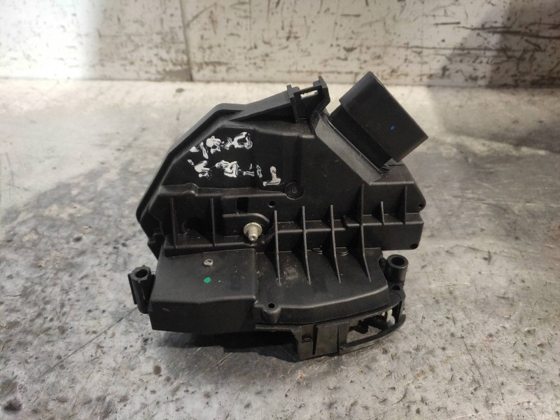 Recambio de motor cierre centralizado trasero derecho para ford focus lim. (cb8) titanium referencia OEM IAM BM5AA26412AC  