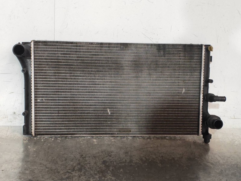 Recambio de radiador agua para fiat panda (169) 1.4 16v 100hp referencia OEM IAM 879847B 51759807 