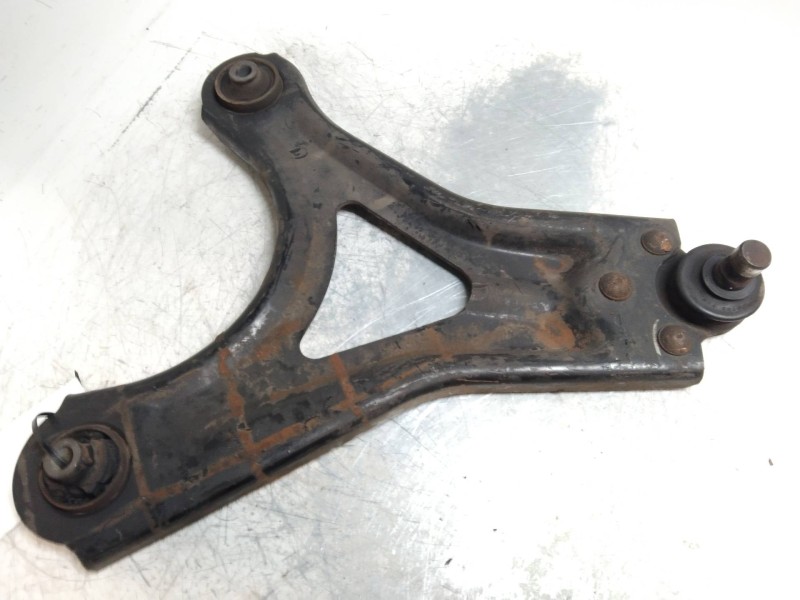 Recambio de brazo suspension inferior delantero derecho para ford mondeo berlina/familiar (fd) 2.0 16v cat referencia OEM IAM   