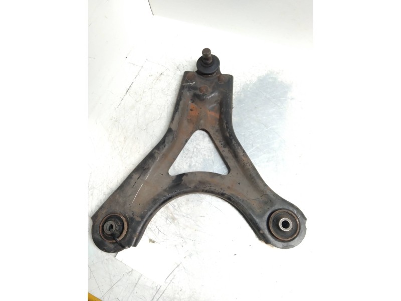 Recambio de brazo suspension inferior delantero izquierdo para ford mondeo berlina/familiar (fd) 2.0 16v cat referencia OEM IAM 