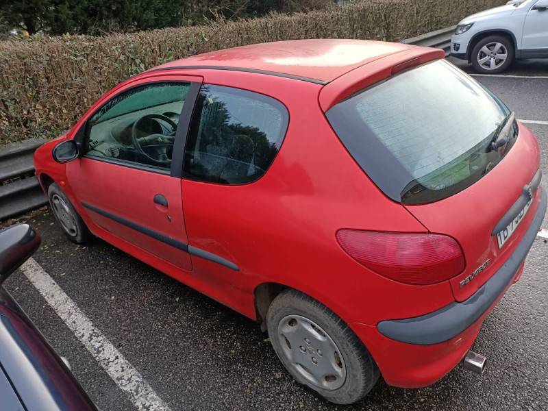 peugeot 206 berlina del año 1999