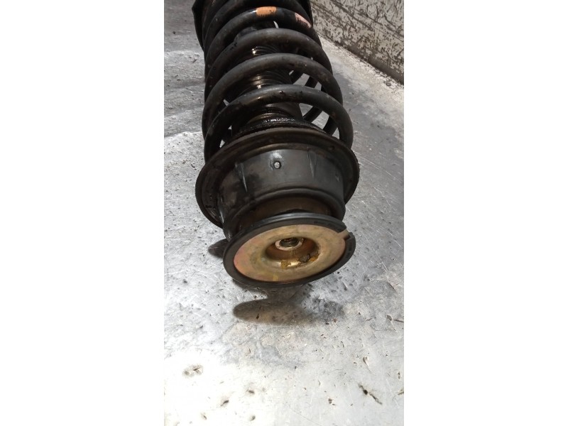 Recambio de amortiguador delantero derecho para volkswagen passat berlina (312) cl referencia OEM IAM 357413031E  