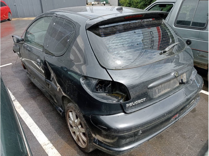 peugeot 206 berlina del año 2002
