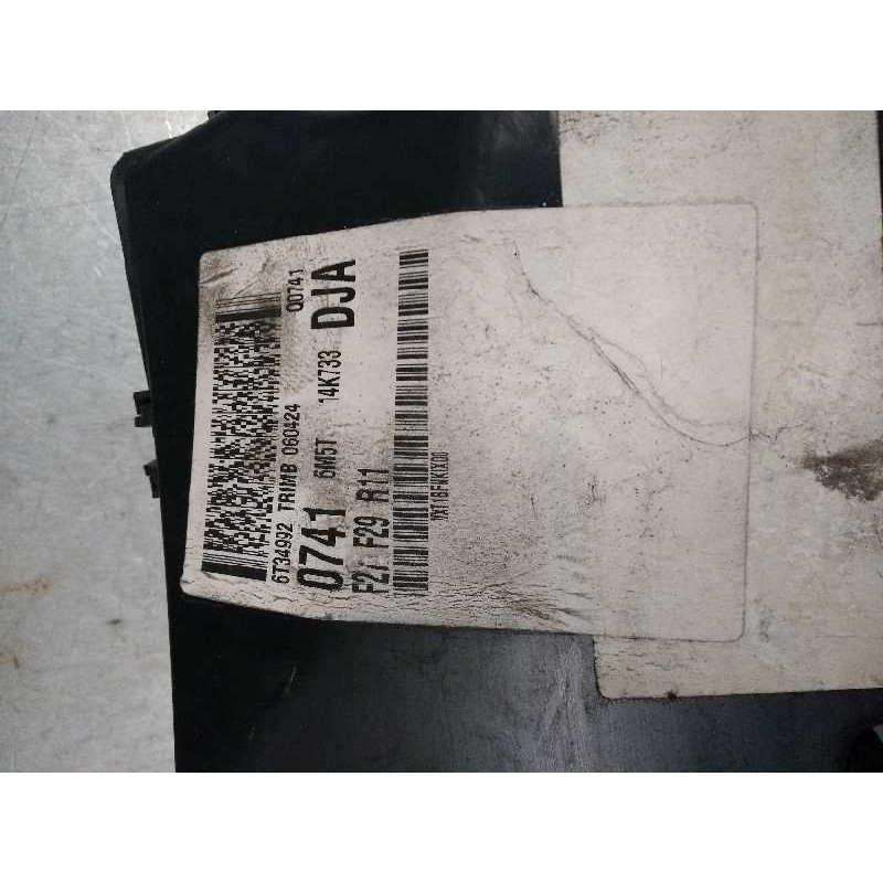 Recambio de caja reles / fusibles para ford focus berlina (cap) 2.0 tdci cat referencia OEM IAM 07416M5T14K733 6T34992 0741 DJA