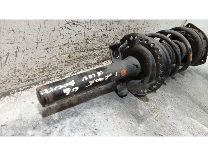 Recambio de amortiguador delantero izquierdo para renault megane ii classic berlina confort dynamique referencia OEM IAM 8200663