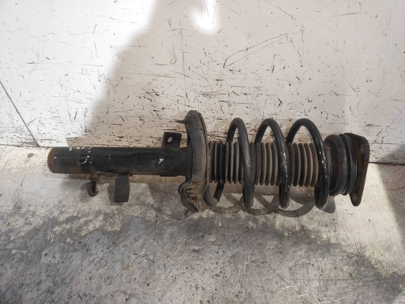 Recambio de amortiguador delantero derecho para ford focus lim. (cb8) titanium referencia OEM IAM BV6118045AB  