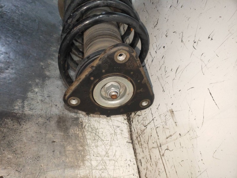 Recambio de amortiguador delantero derecho para ford focus lim. (cb8) titanium referencia OEM IAM BV6118045AB  