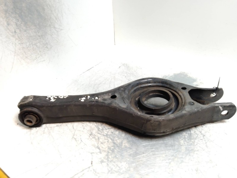 Recambio de brazo suspension inferior trasero derecho para hyundai i30 classic gls referencia OEM IAM   