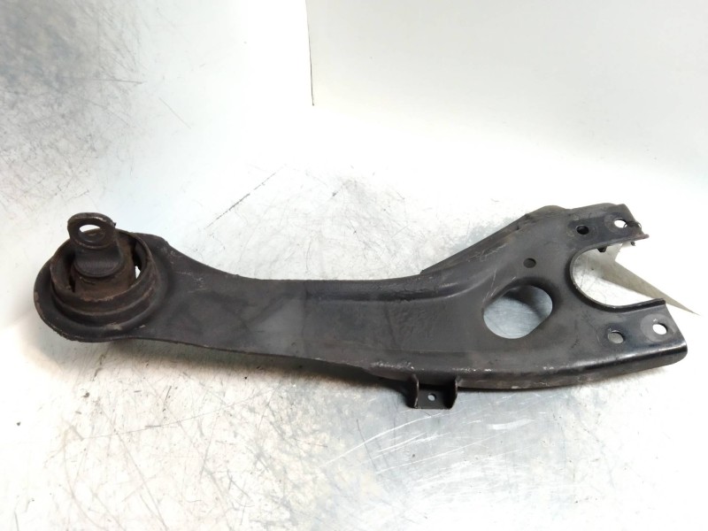 Recambio de brazo suspension inferior trasero izquierdo para hyundai i30cw 1.6 crdi cat referencia OEM IAM   