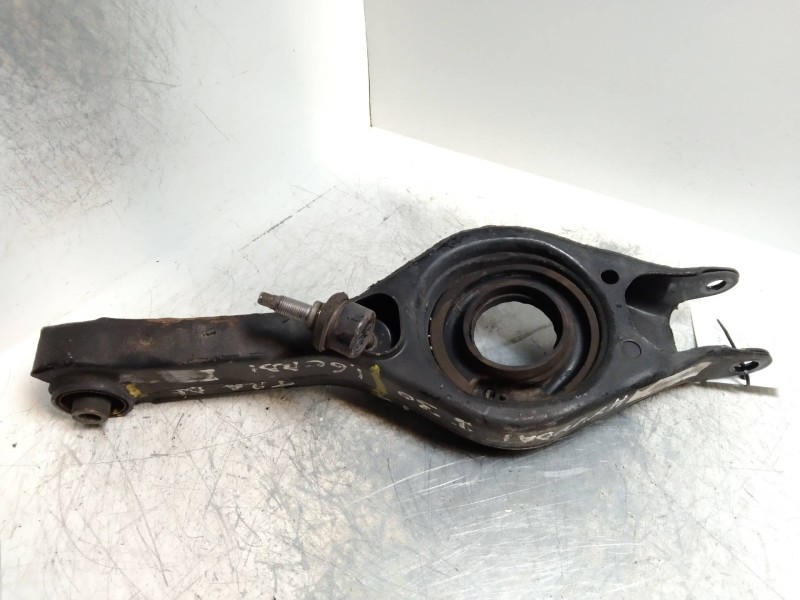 Recambio de brazo suspension inferior trasero derecho para hyundai i30 (gd) 1.6 crdi cat referencia OEM IAM   