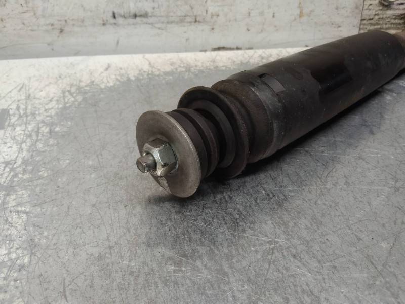 Recambio de amortiguador trasero derecho para opel corsa c blue line referencia OEM IAM 13146444 644609745 