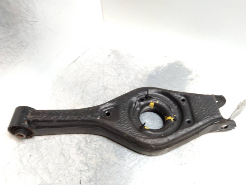 Recambio de brazo suspension inferior trasero izquierdo para hyundai i30 1.6 crdi cat referencia OEM IAM   