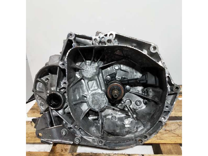 Recambio de caja cambios para peugeot 308 sw style referencia OEM IAM 20EA47 2628079 