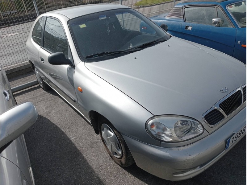 daewoo lanos del año 2001