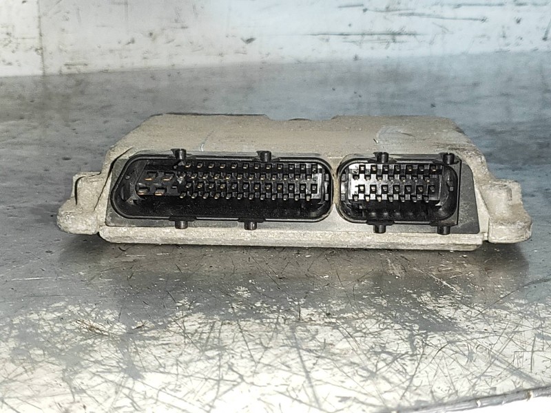 Recambio de centralita motor uce para audi a3 (8l) 1.8 ambiente referencia OEM IAM 0261204126 0261204127 06A906018C