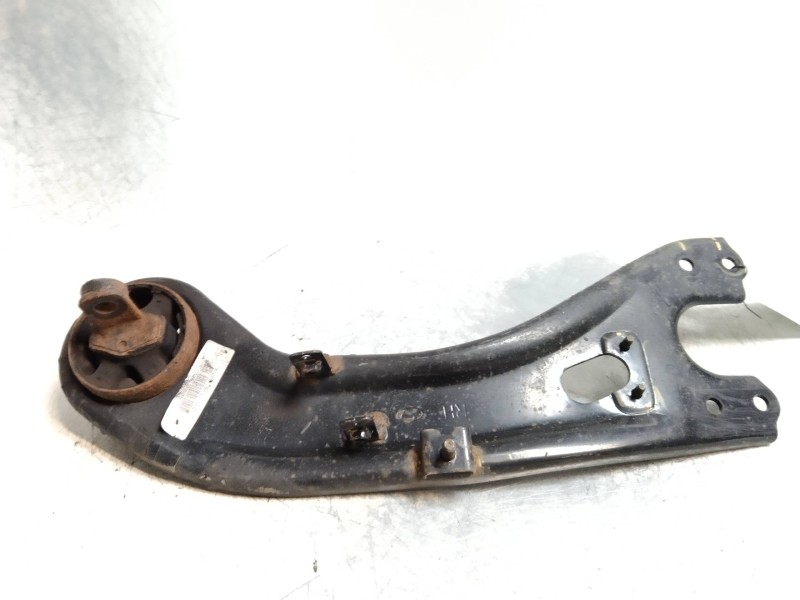 Recambio de brazo suspension inferior trasero derecho para hyundai ix35 1.6 cat referencia OEM IAM   
