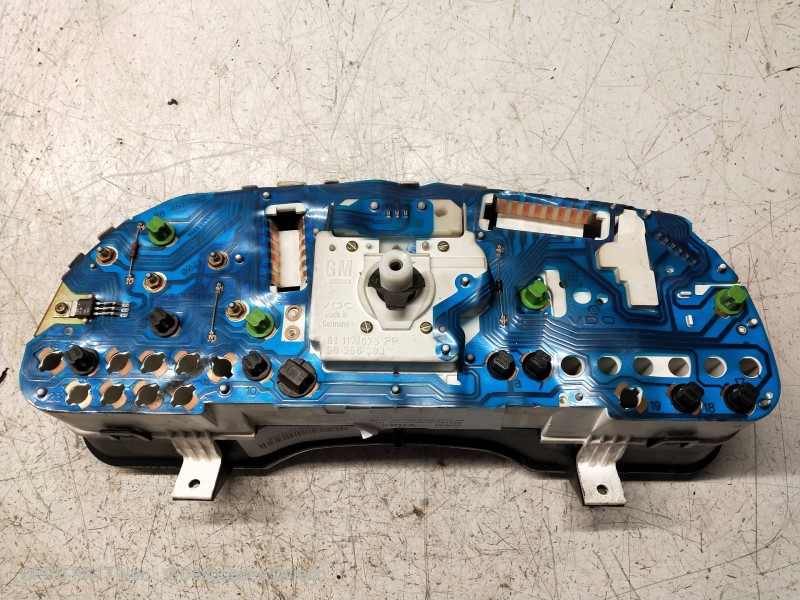 Recambio de cuadro instrumentos para opel vectra a cd referencia OEM IAM 110008686003 90462952UH 