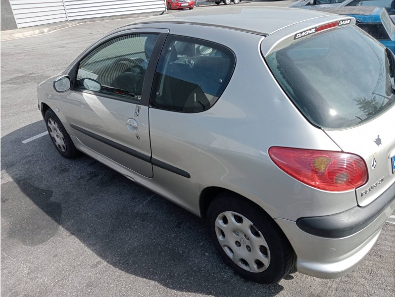 peugeot 206 berlina del año 2004