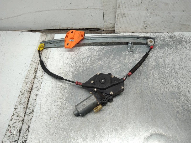 Recambio de elevalunas delantero derecho para ford fiesta berlina (dx) ambiente referencia OEM IAM 0130821683  5P