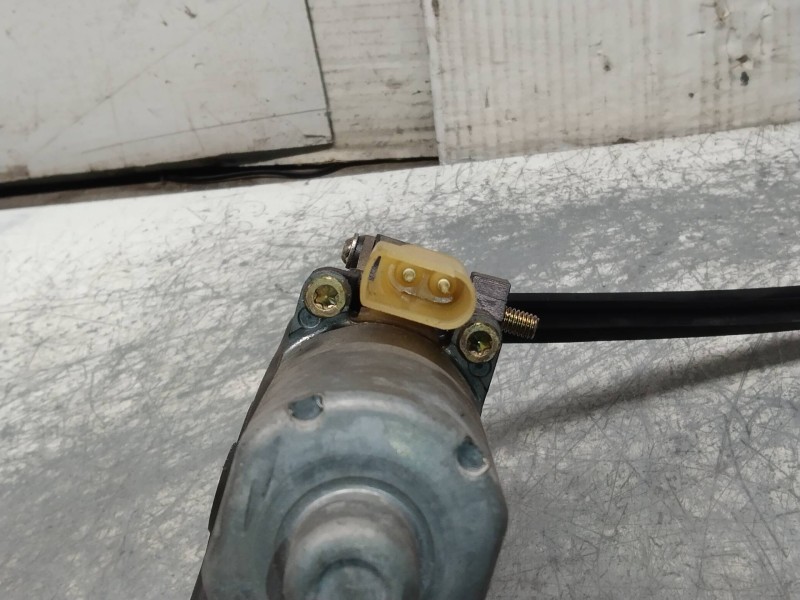 Recambio de elevalunas delantero derecho para ford fiesta berlina (dx) ambiente referencia OEM IAM 0130821683  5P