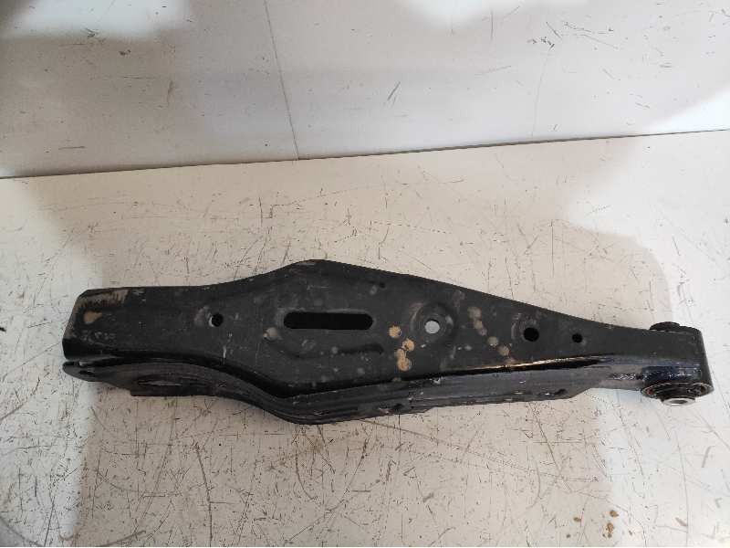 Recambio de brazo suspension inferior trasero izquierdo para kia sportage 1.7 crdi cat referencia OEM IAM 55210D3050 LQ30F02340 